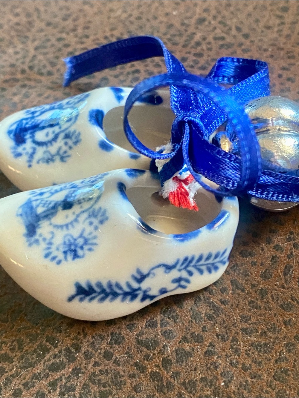 Blue Delft Windmill  Design Ceramic Shoe Keychain w/ Protective Evil Eye Accent - Picture 4 of 9
